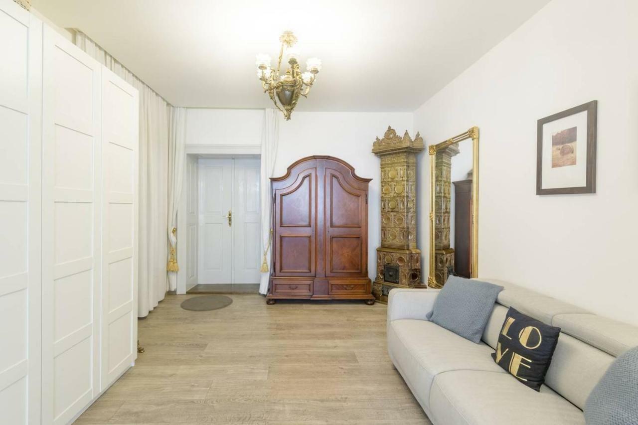 Stylish, Light-Filled Home In The Historic Center Praga Exterior foto