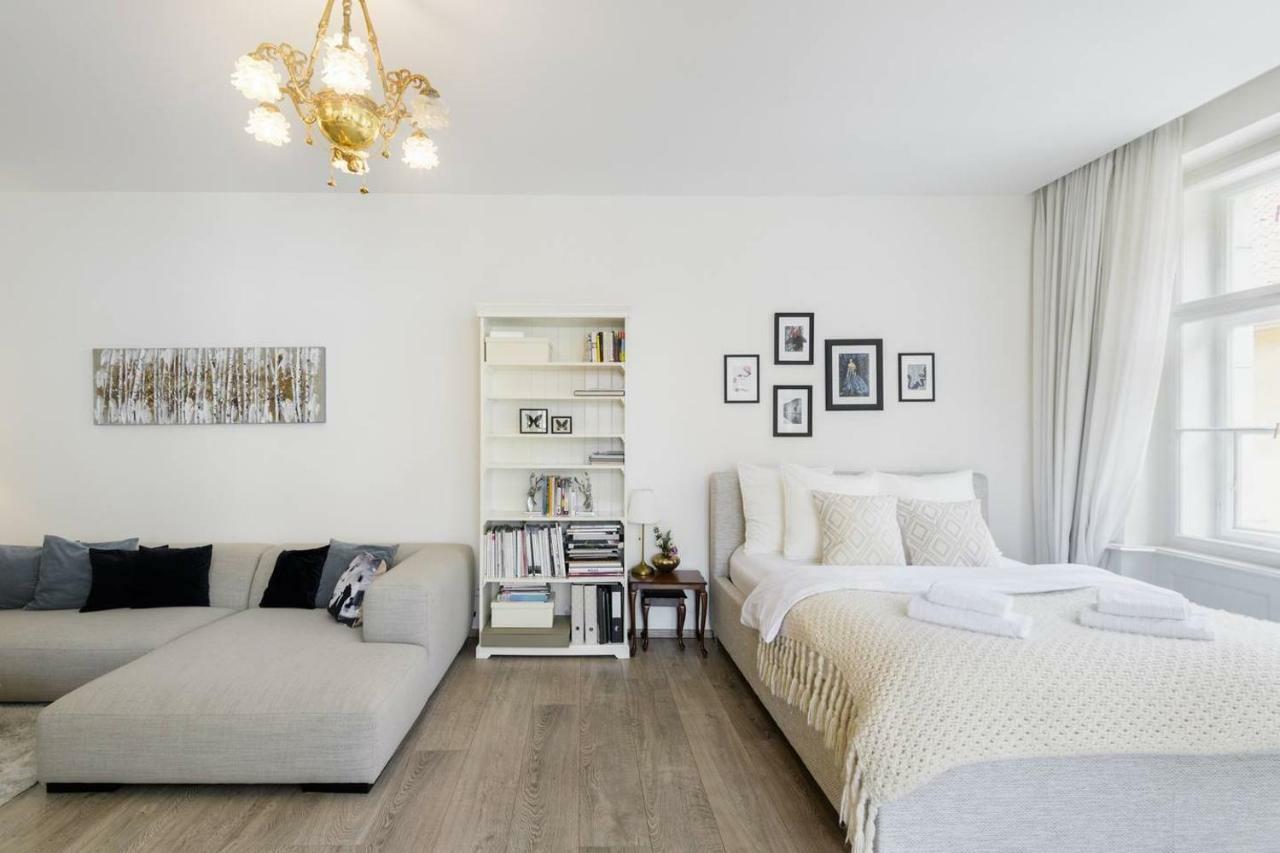 Stylish, Light-Filled Home In The Historic Center Praga Exterior foto